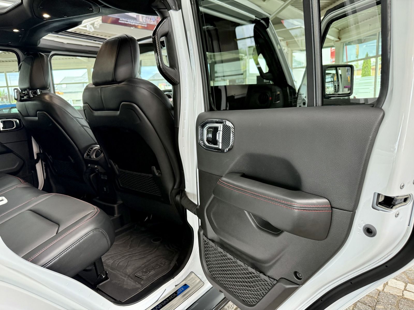 Jeep Wrangler 2.0 Sky One Rubicon Brute Look + Carbon