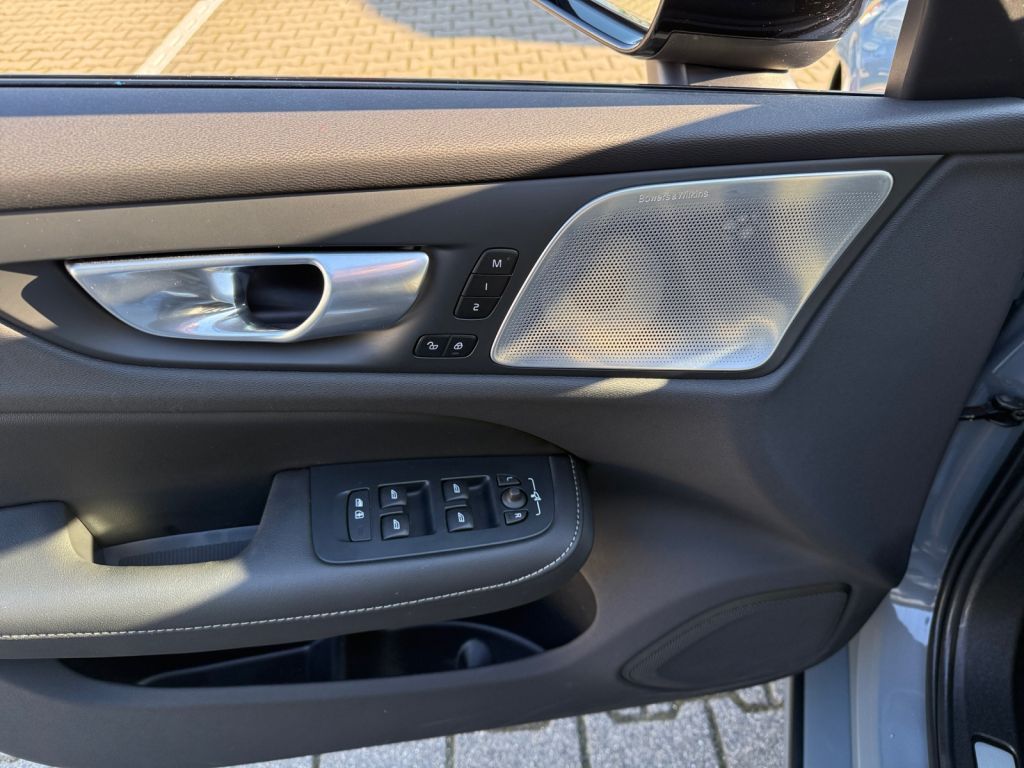 Volvo S60 T8 Recharge AWD Ultimate Dark 360° Bowers &