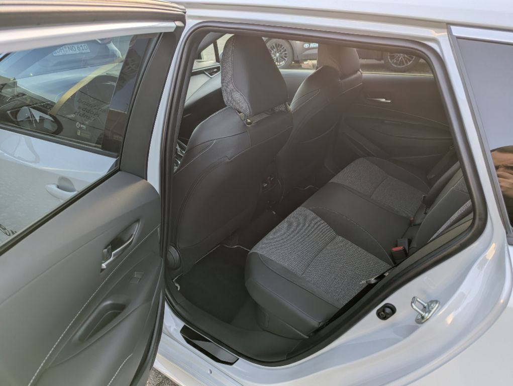 Toyota Corolla 2.0 Hybrid Touring Sports Teamplayer