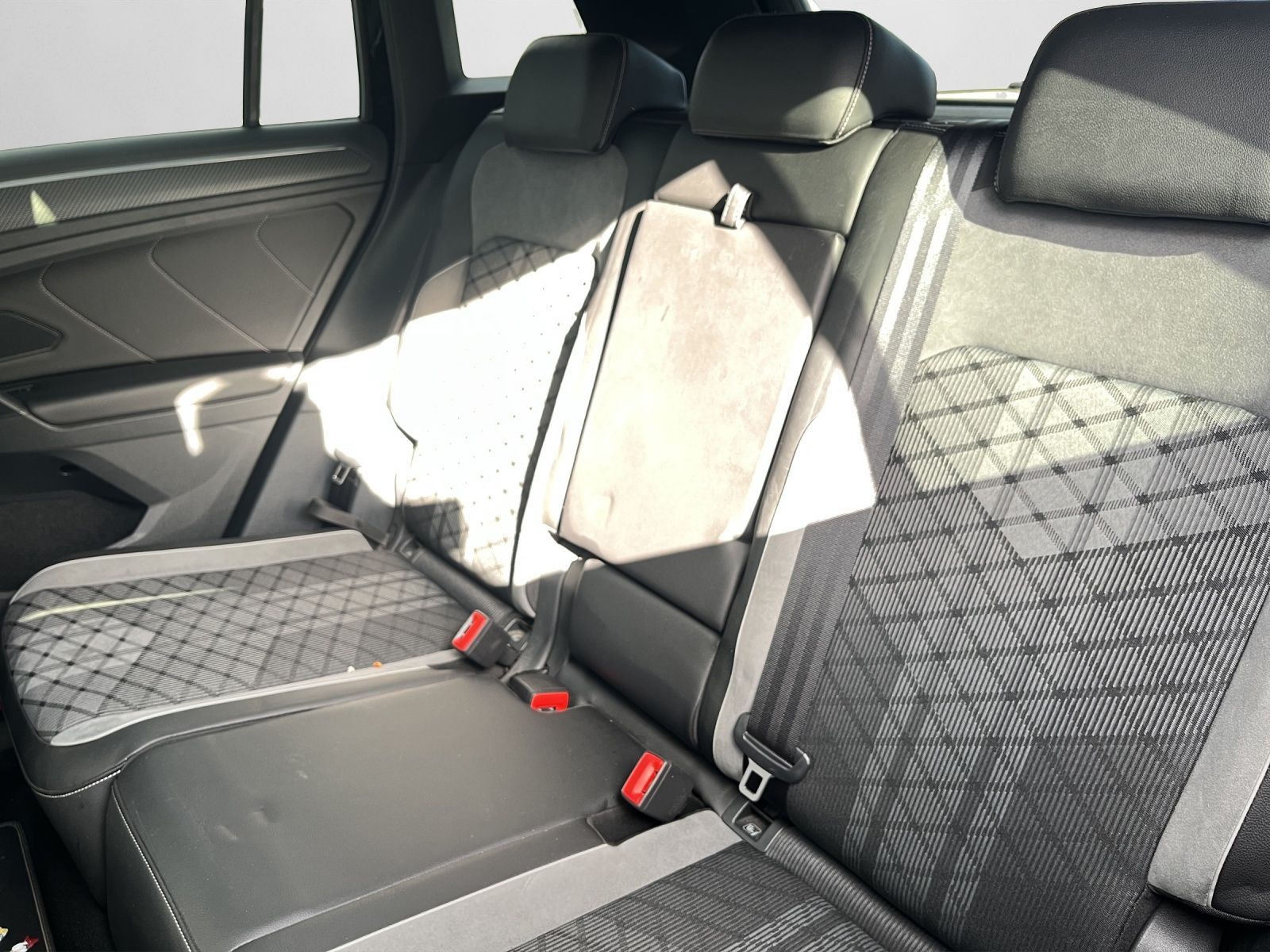 Volkswagen Tiguan R-Line 2,0 TDI 4MOTION 7-Gang-DSG | 360°