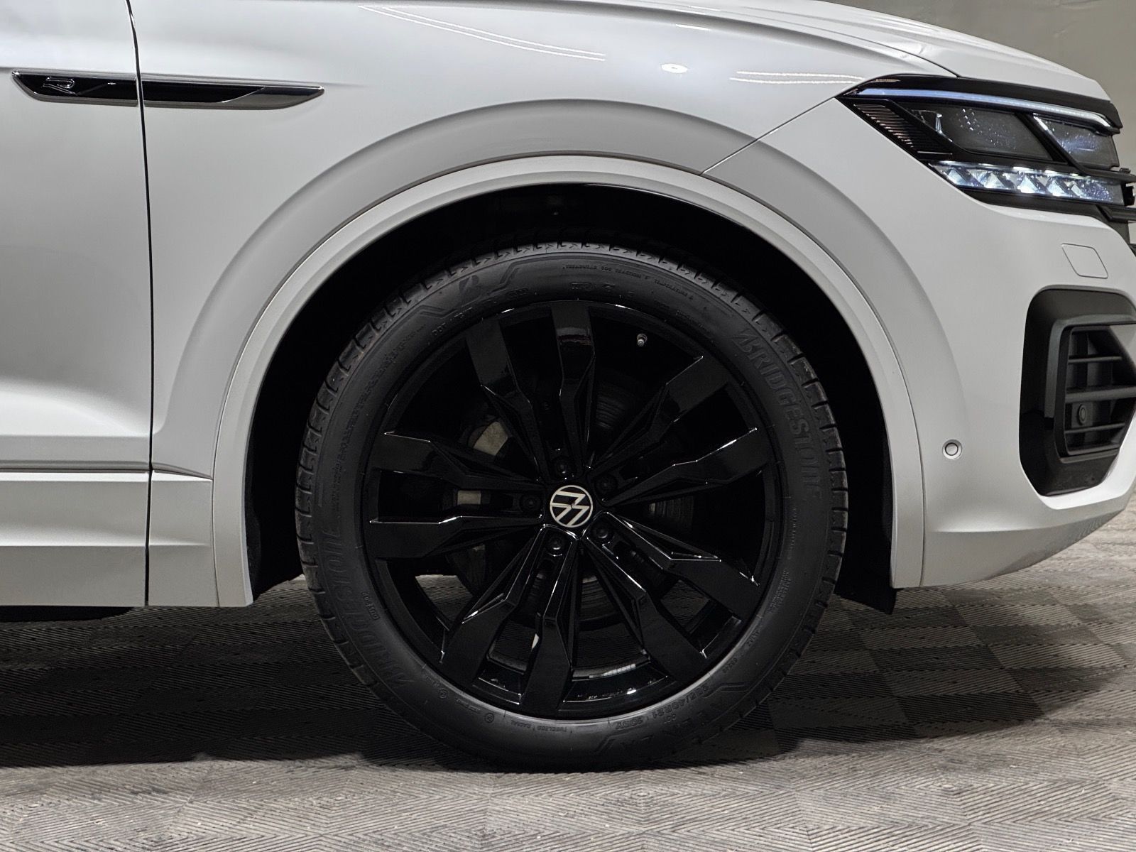 Volkswagen Touareg R-Line Black Style | MATRIX PANO LUFT