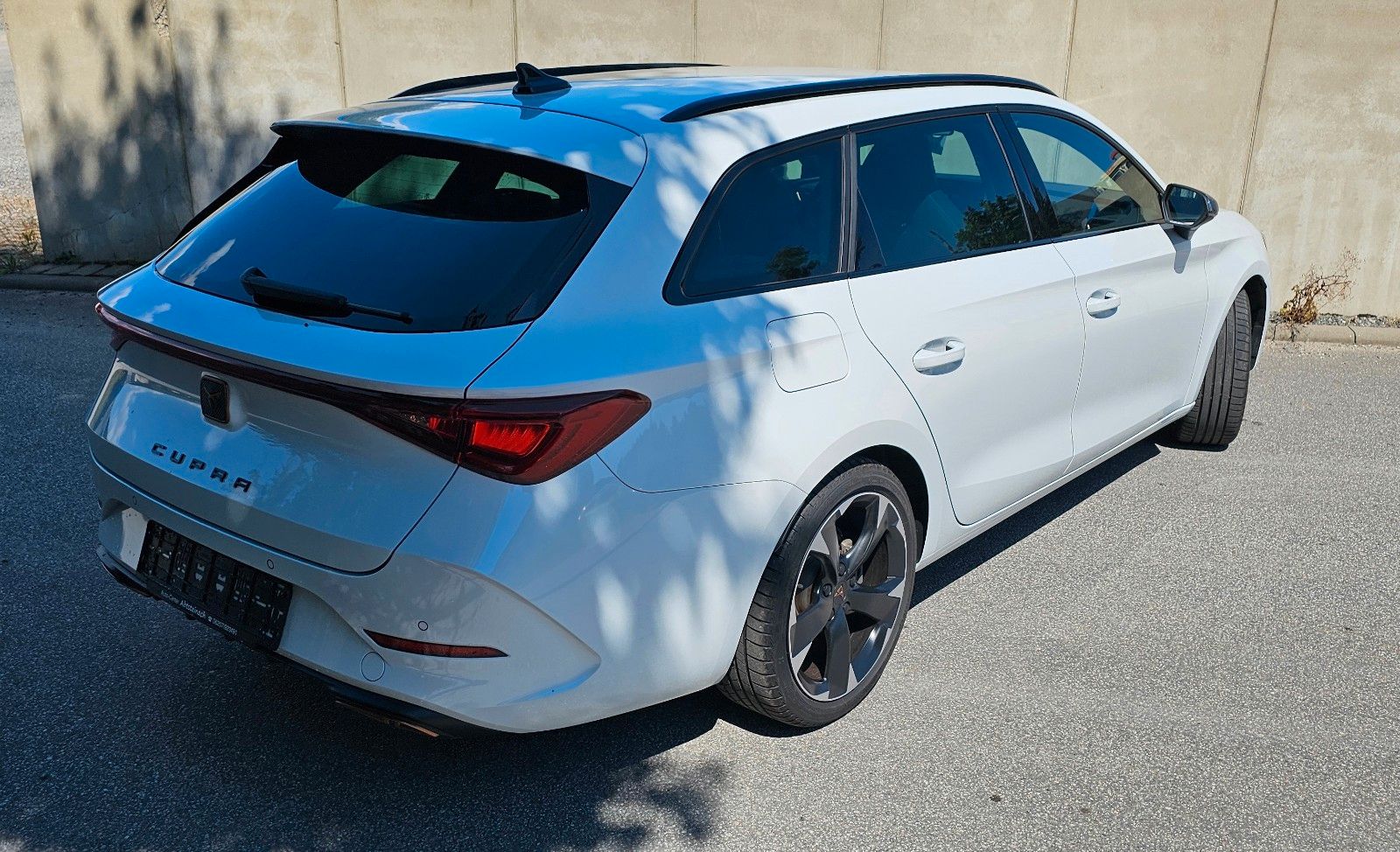 Cupra Sportstourer e-Hybrid - Samsaru's Car Outlet