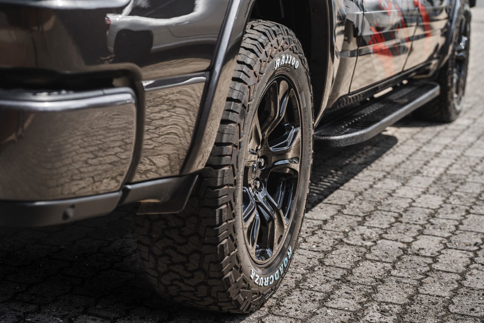 Dodge RAM5.7Laramie E-Torque/LPG/Navi/360*Dig-T/Pano