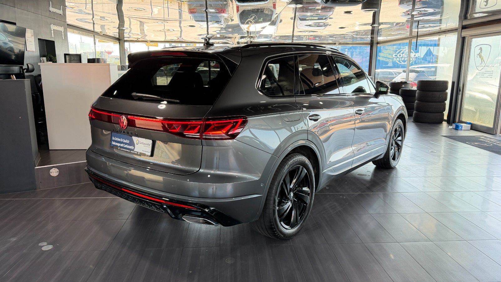 Volkswagen Touareg 3.0 TDI R-Line*4M*Nachtsicht*Luft*Black