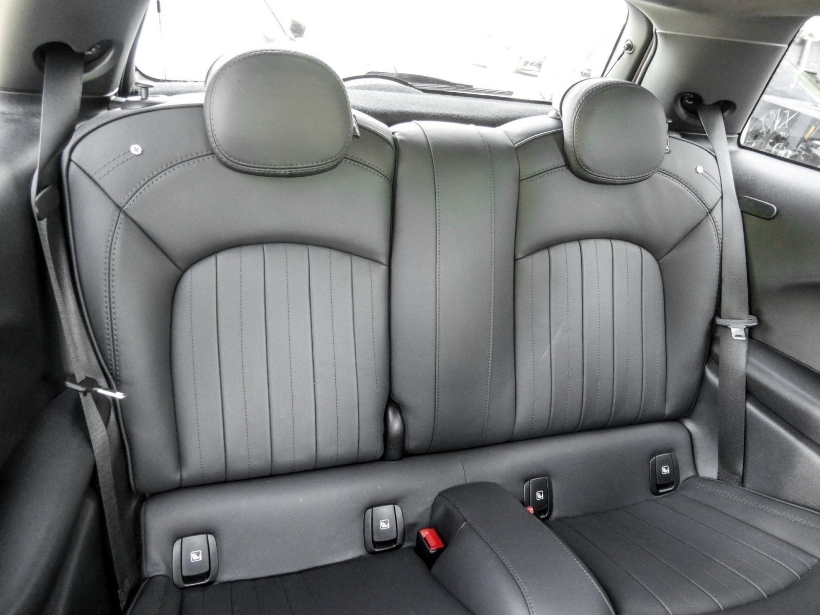 MINI Cooper S YOUNIQUE - Samsaru's Car Outlet
