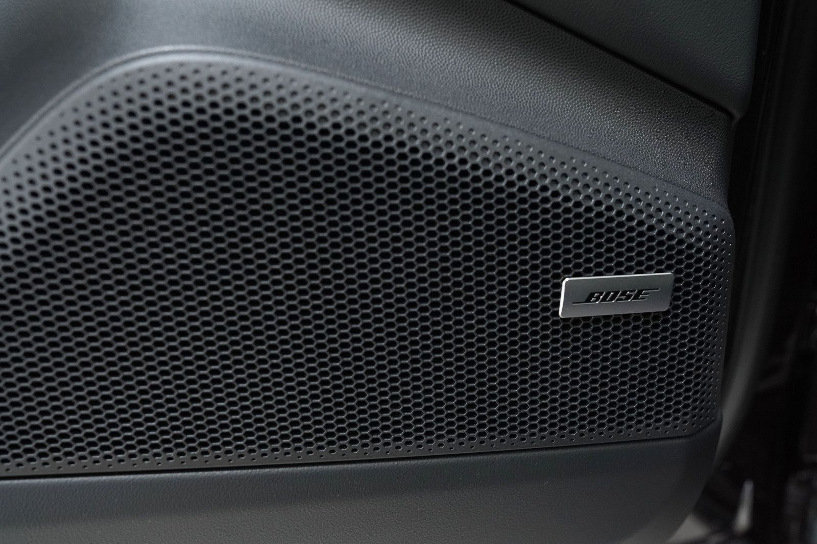Porsche Macan Electric Turbo HUD Pano Chrono beluftung