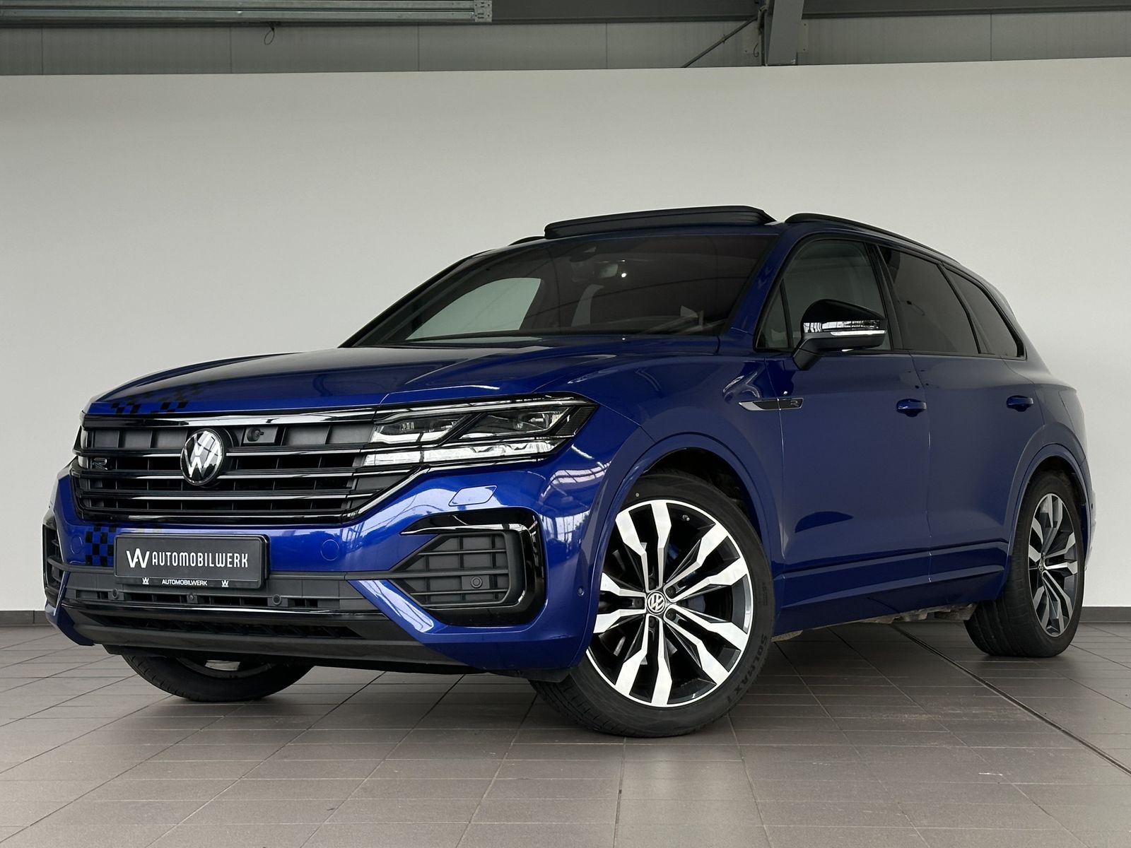 Volkswagen Touareg R-Line BLACK - Samsaru's Car Outlet