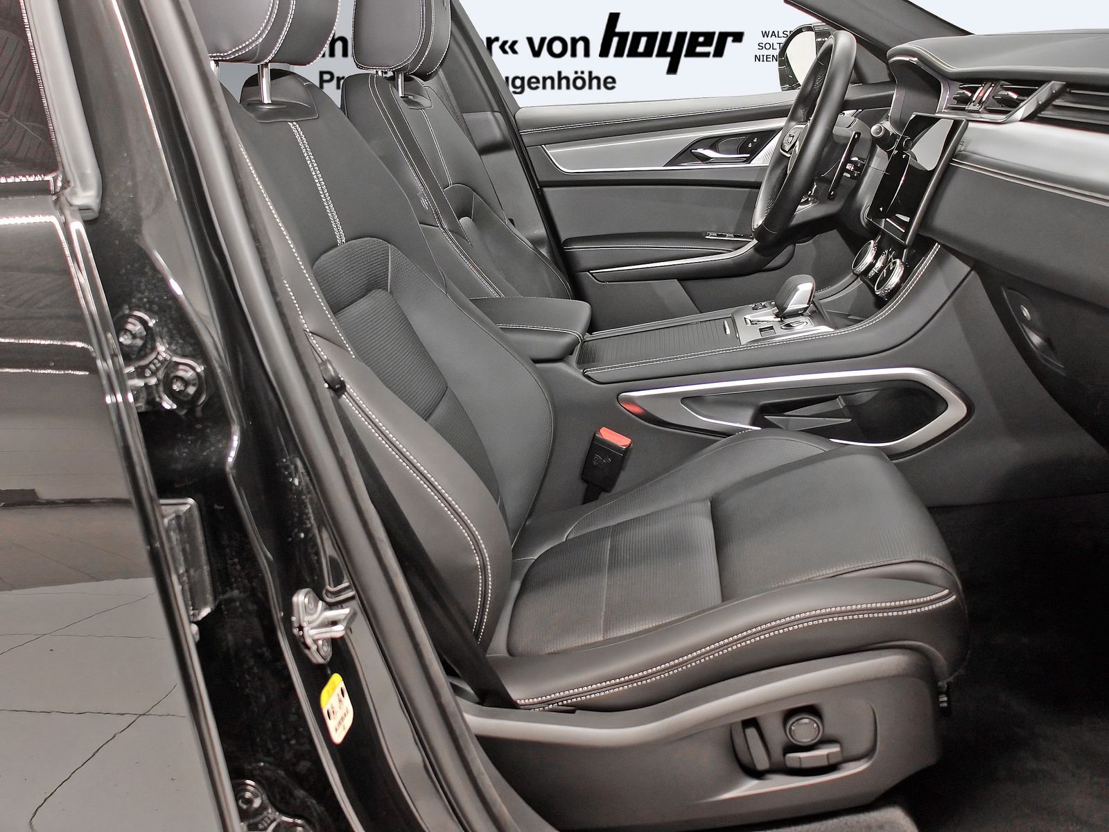 Jaguar F-Pace D300 AWD R-Dynamic SE inkl. Winterkomplet