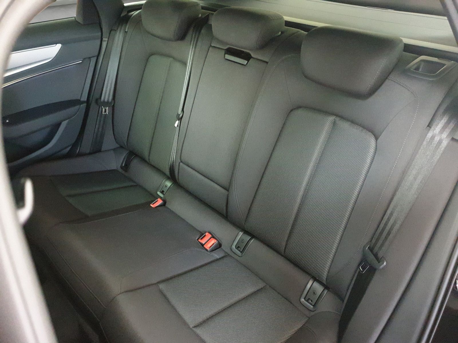 Audi A6 Avant 40 TDI S line - Samsaru's Car Outlet