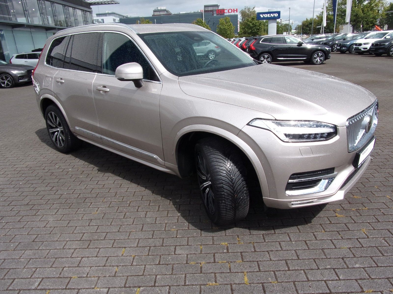 Volvo XC 90 B5 Plus Bright AWD - Samsaru's Car Outlet