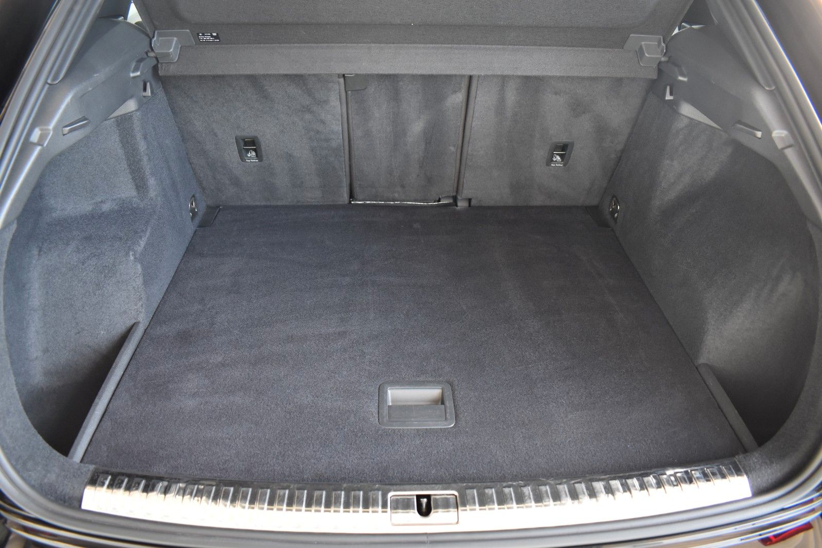 Audi Q3 40 TFSI quattro S line - Samsaru's Car Outlet