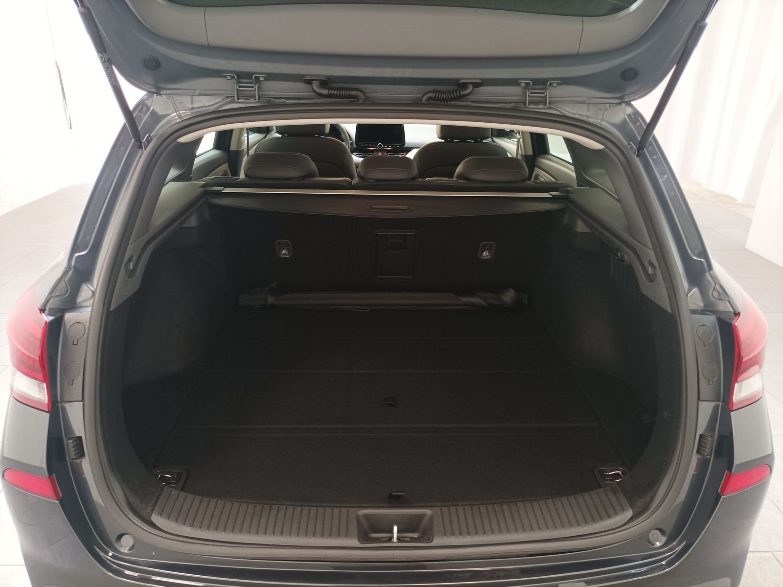 Hyundai i30 1.5 T-GDI Prime - Samsaru's Car Outlet