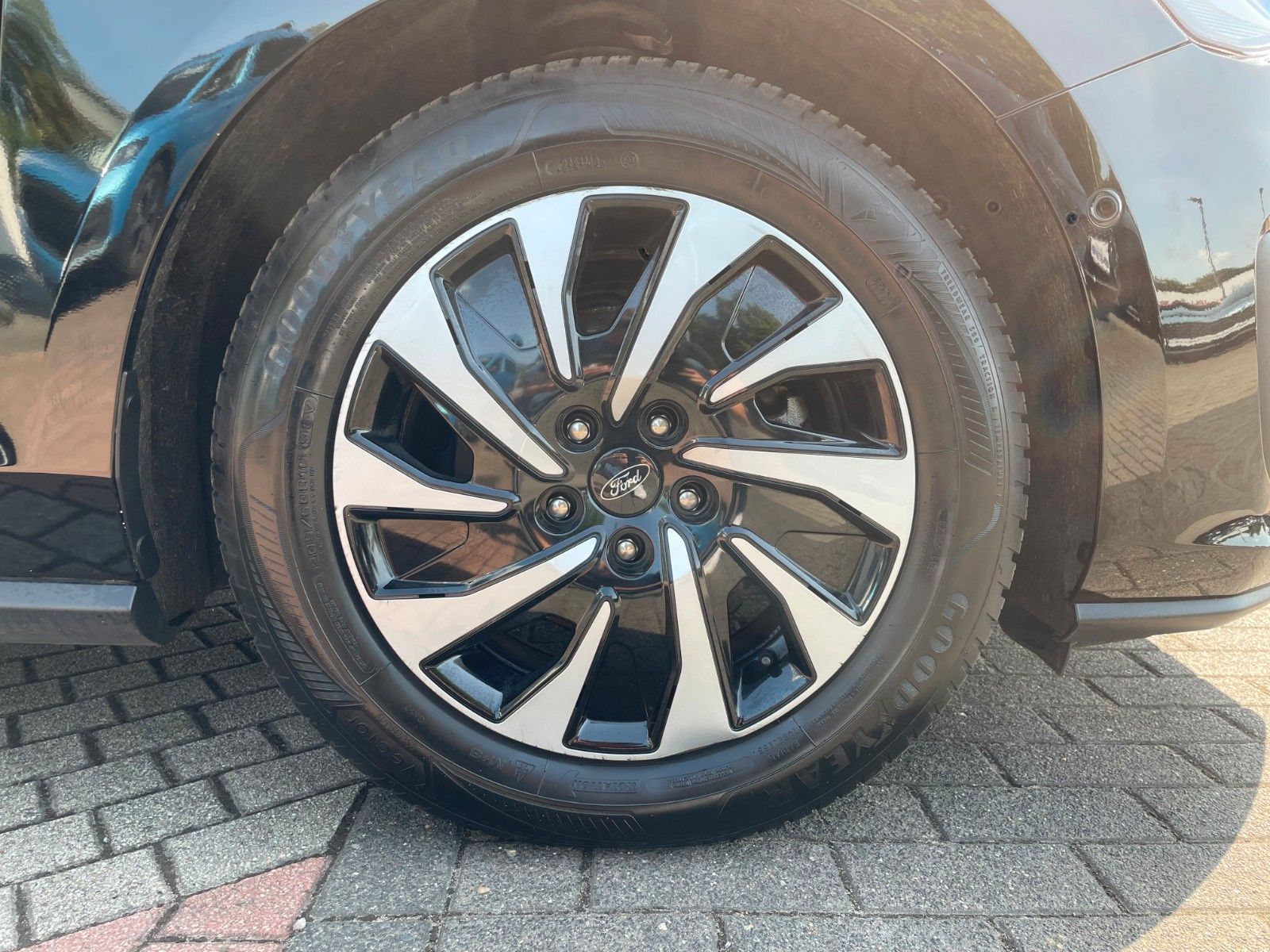 Ford Focus Automatik Turnier Titanium / ACC+155PS
