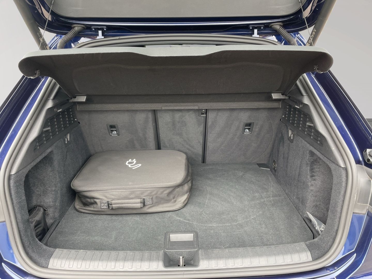 Audi A3 Sportback 45 TFSI e S line LED Kamera Pano vi