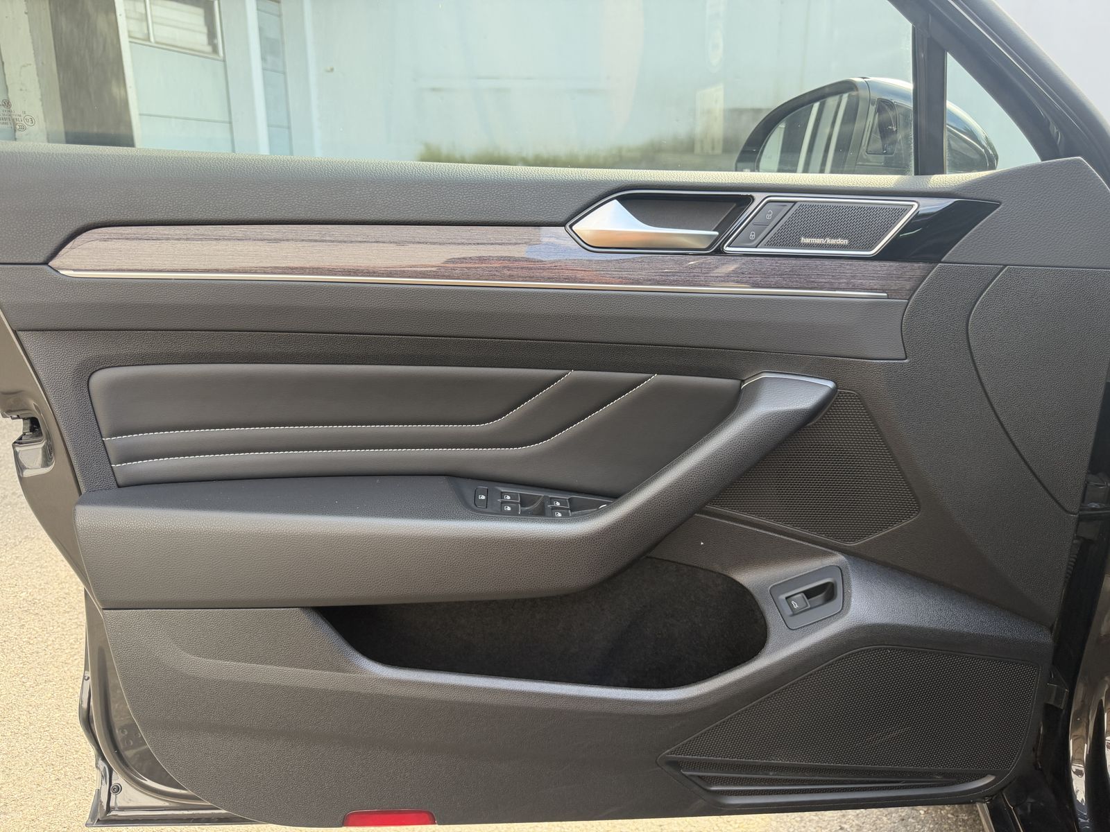 Volkswagen Passat R-Line LED Virtual Pano Massage H&K AHK