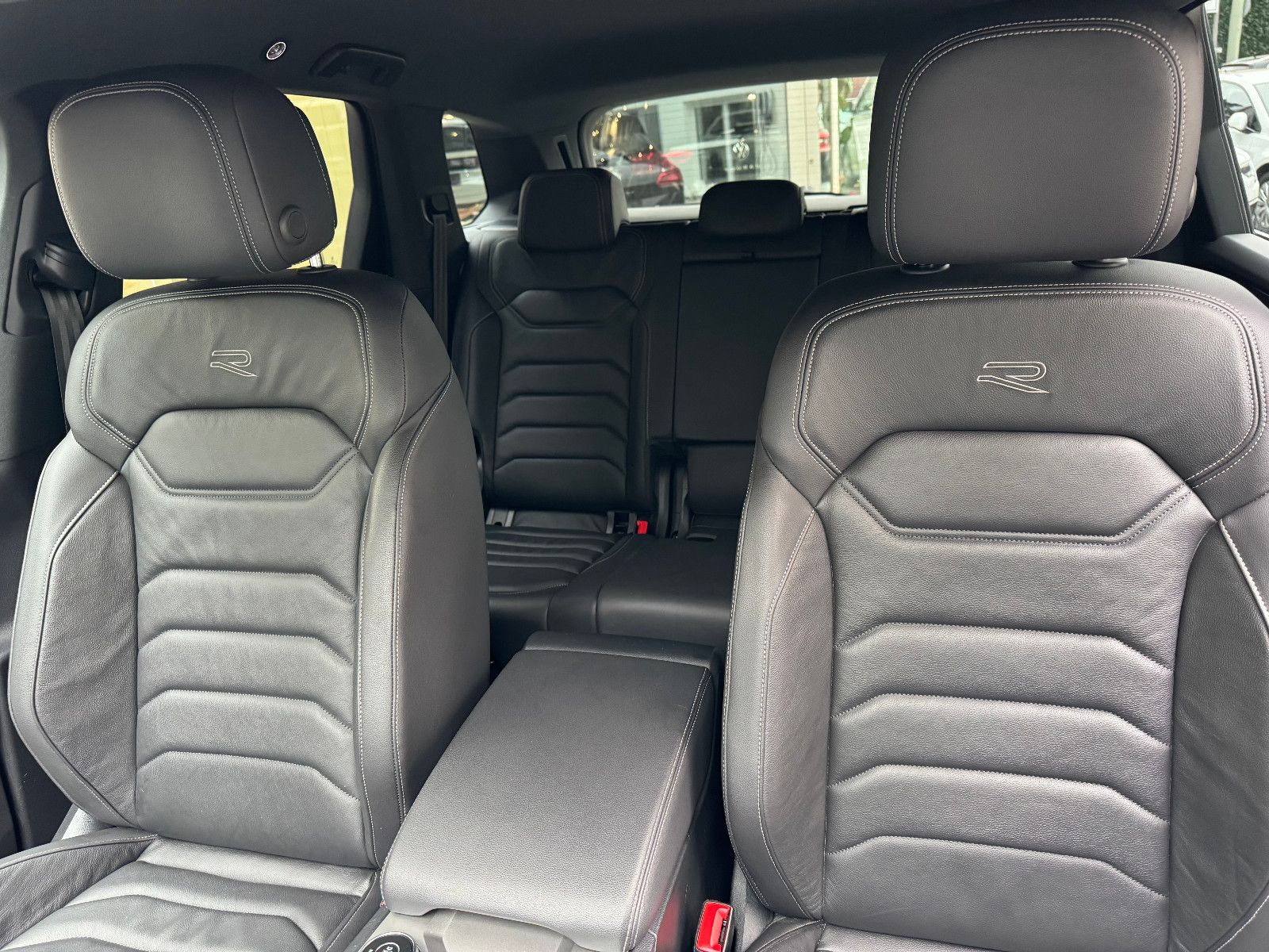Volkswagen Touareg R-Line 3.0 V6 TSI 4MOTION -Vollausstatt.