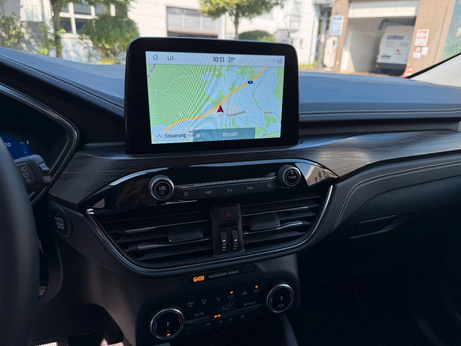 Ford Kuga Hybrid Vignale - Samsaru's Car Outlet