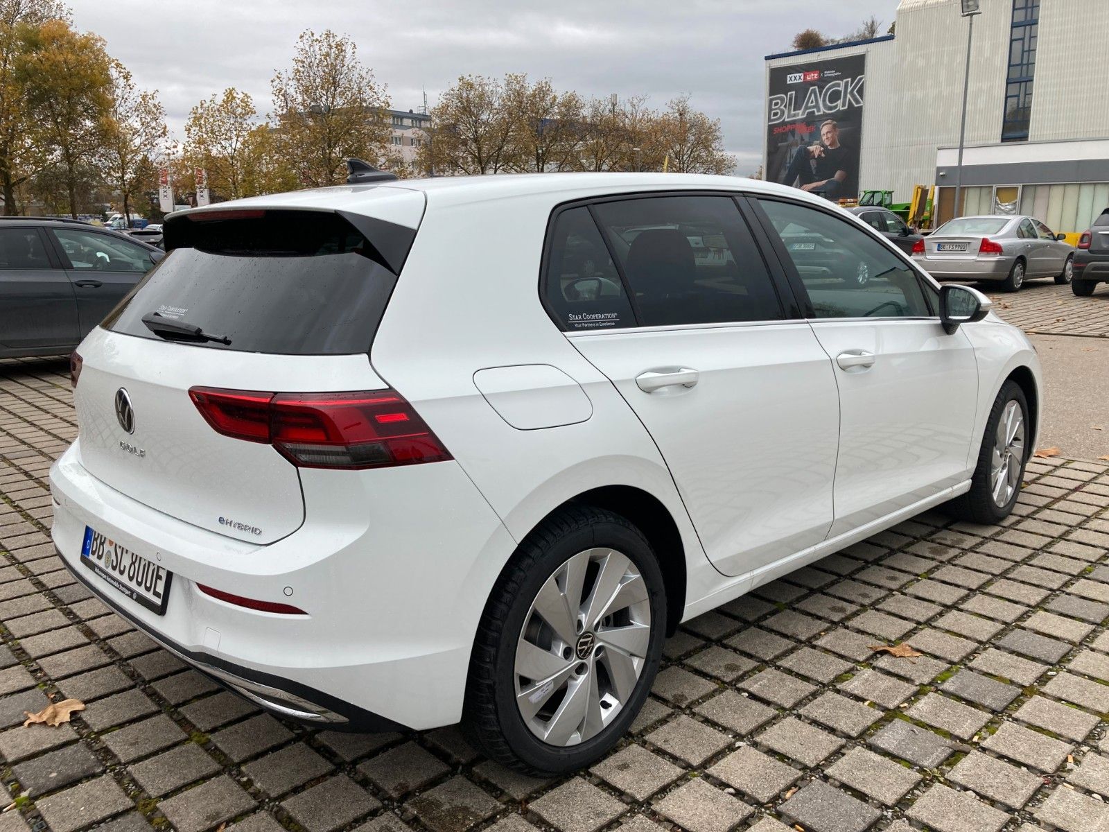 Volkswagen Golf VIII Lim. Style eHybrid - Samsaru's Car Outlet