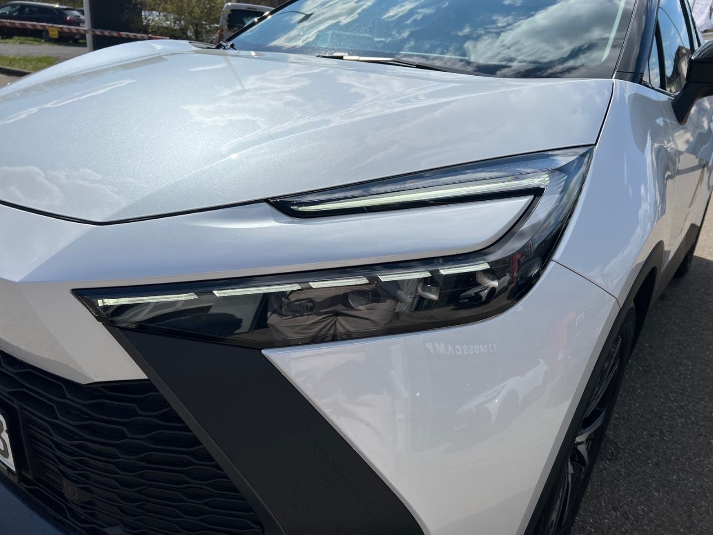 Toyota C-HR 1.8l Hybrid - Samsaru's Car Outlet