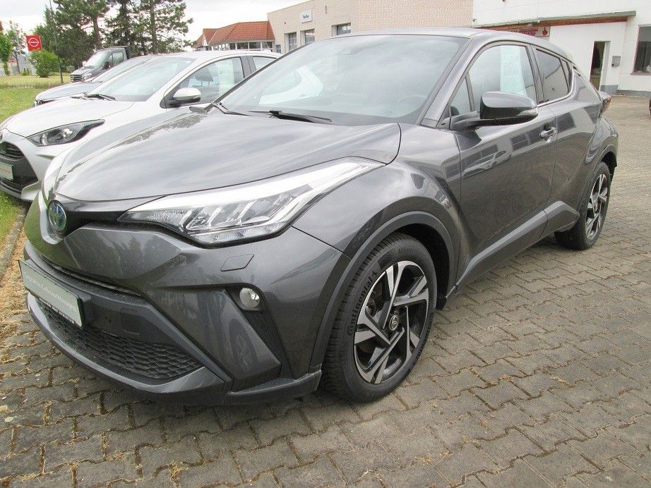 Toyota C-HR 2.0 Hybrid Team-D - Samsaru's Car Outlet
