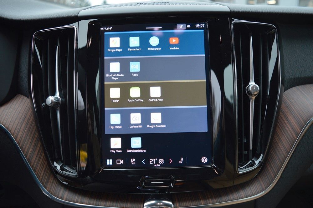 Volvo XC60 B4 D AWD Plus Dark Auto *Nappa Amber+AHK+WR