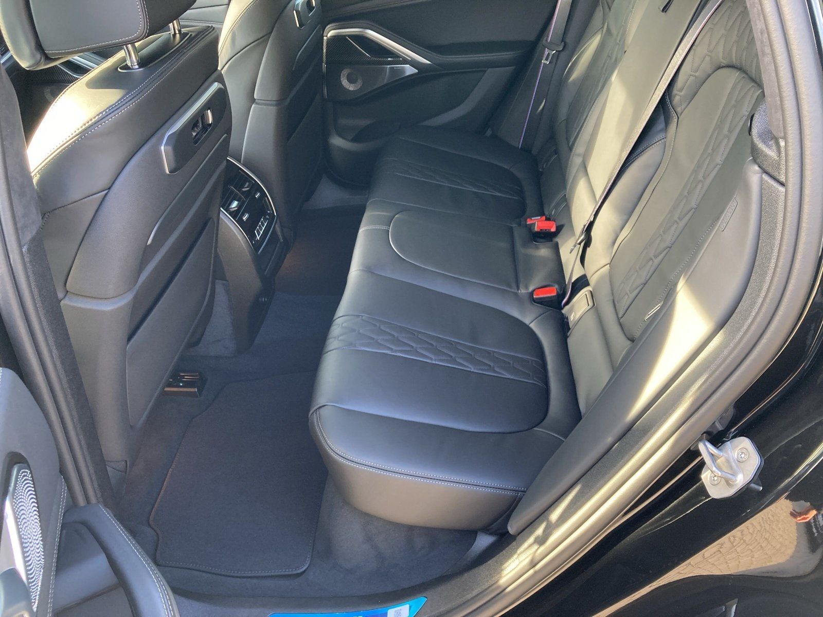 BMW X6 xDrive40d M Sport Sportpaket B&W Surround