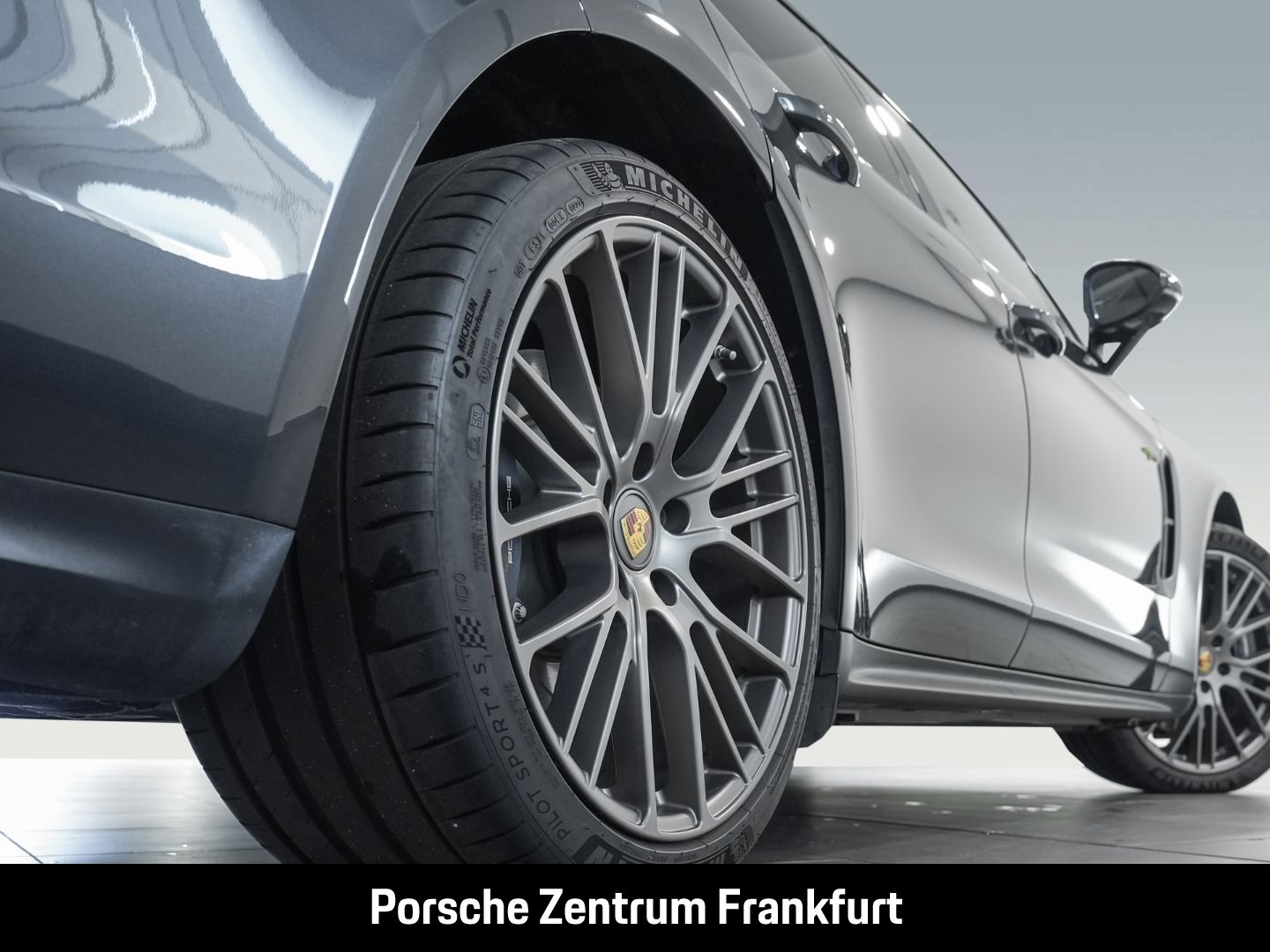 Porsche Panamera 4 E-Hybrid Sport Turismo Platinum Editi