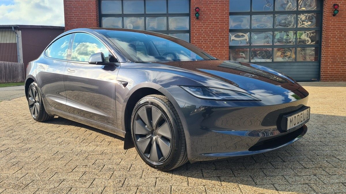 Tesla Model 3 LR AWD 2025 Highland  EAP HW 4