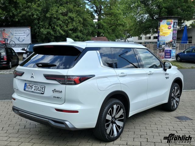 Mitsubishi Outlander 2.4 4WD Plug-In Hybrid Top