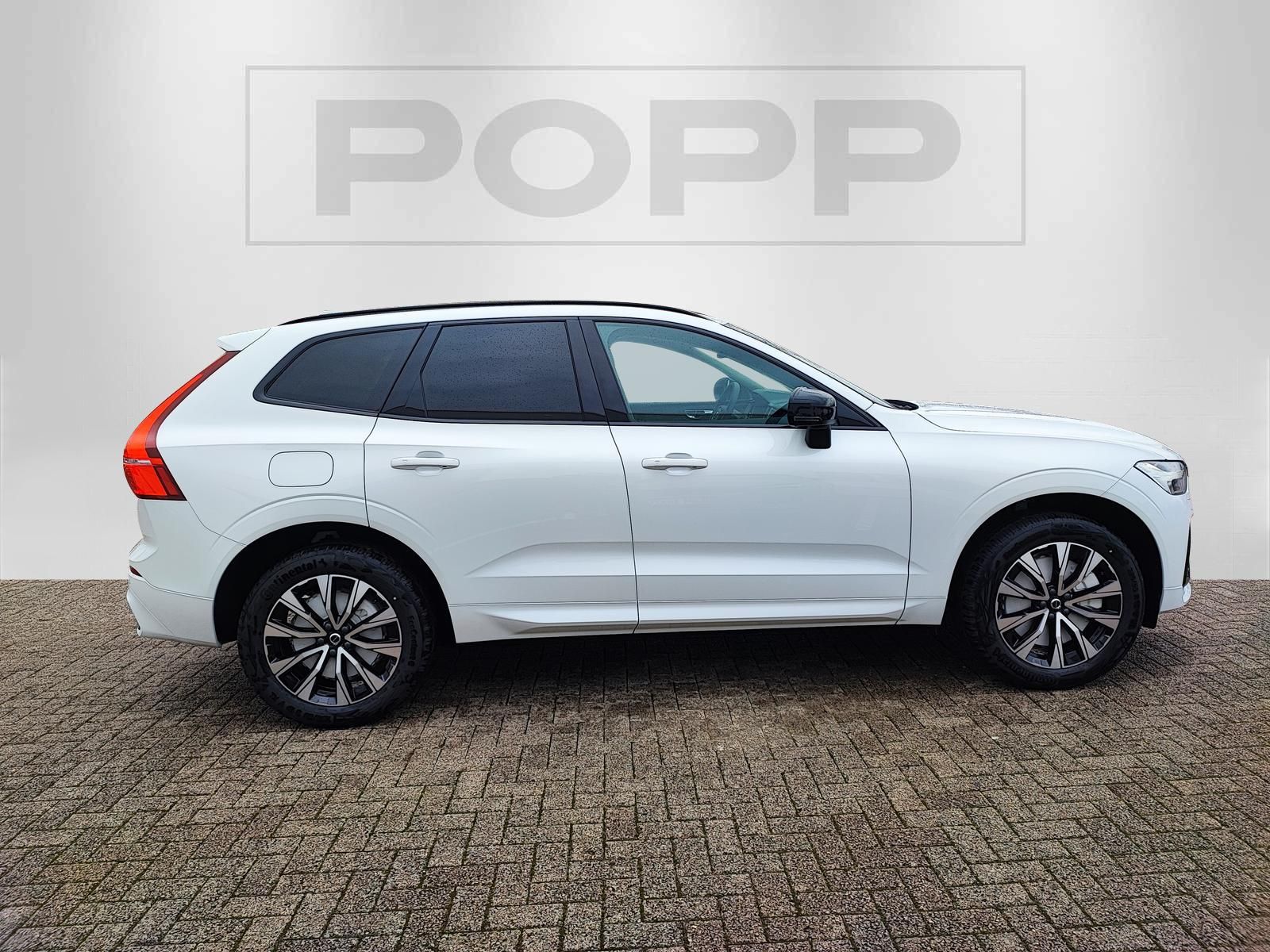 Volvo XC60 B4 AWD Plus Dark 4xSHZ ACC AHK FHZ H/K STHZ