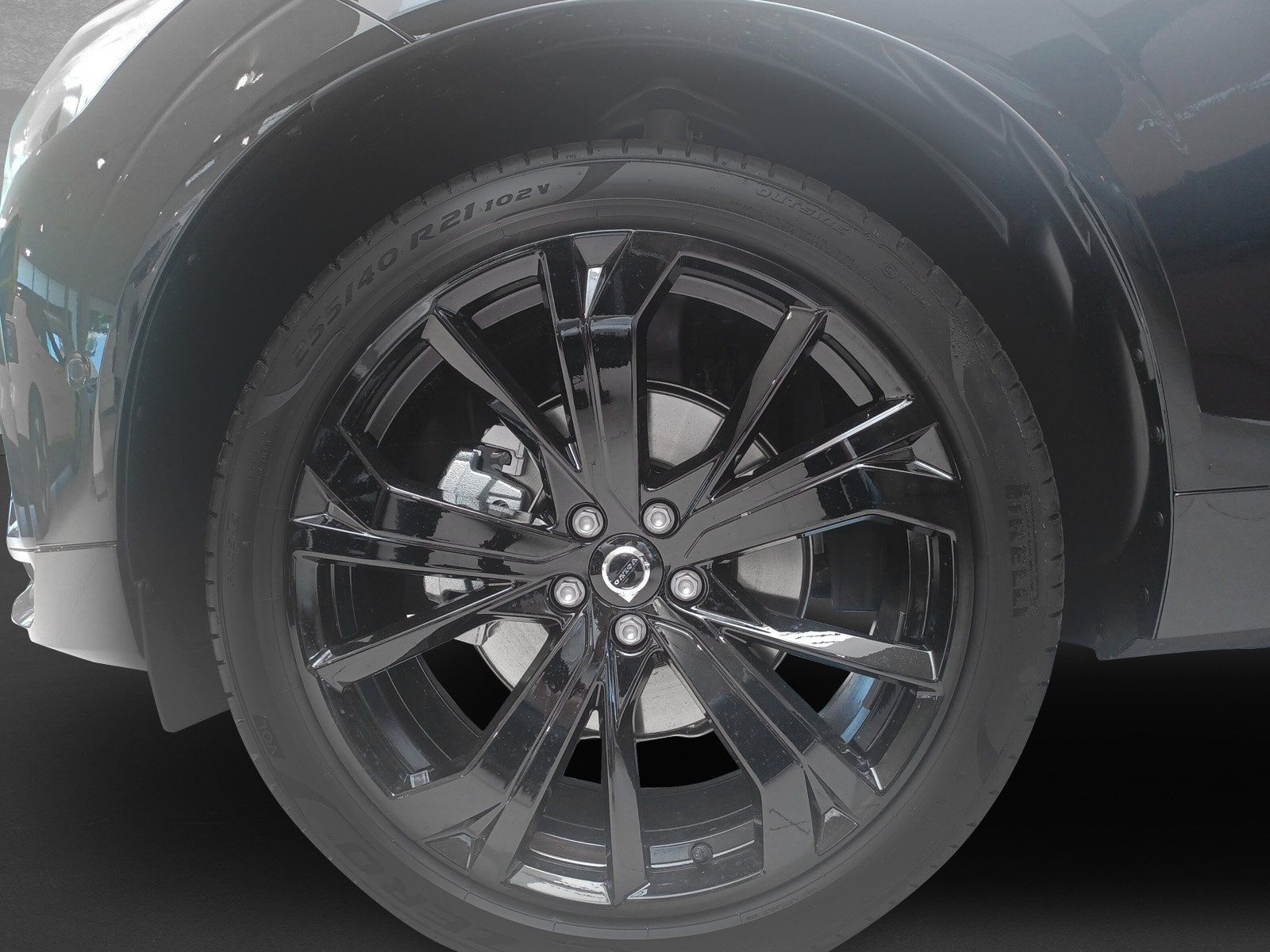 Volvo XC60 B5 Benzin AWD BLACK EDITION + AHK