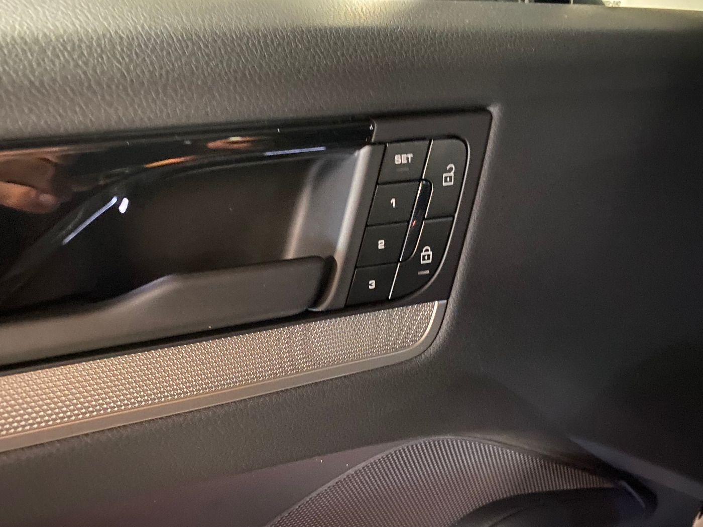Porsche Cayenne E-Hybrid Coupé | Adaptive Luftfederung |