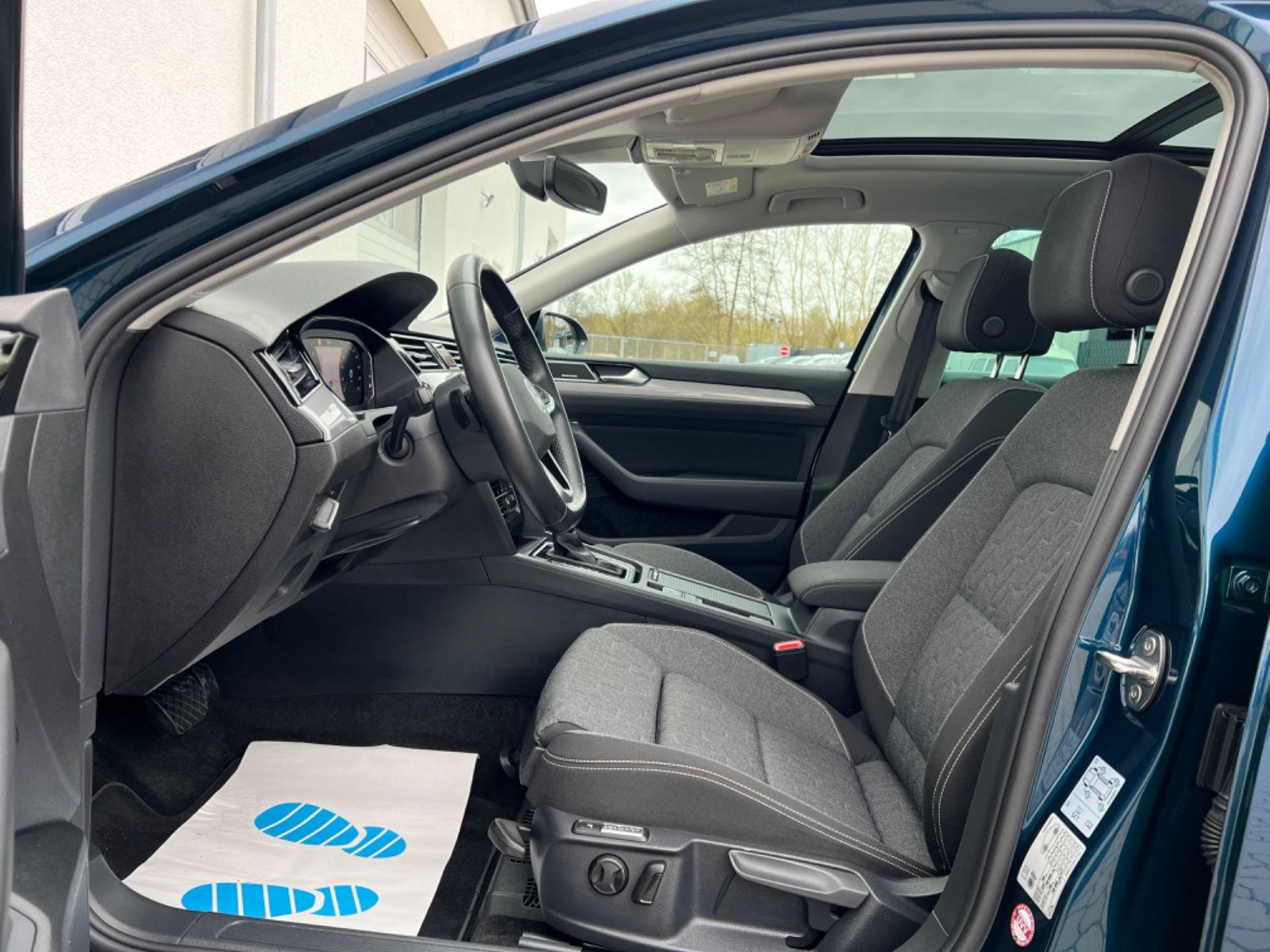 Volkswagen Passat 2.0 TDI - Samsaru's Car Outlet