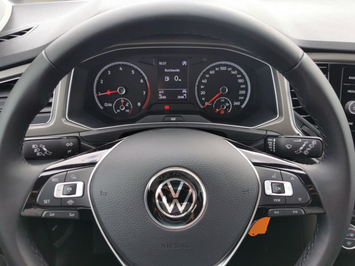 Volkswagen T-Roc Style - Samsaru's Car Outlet