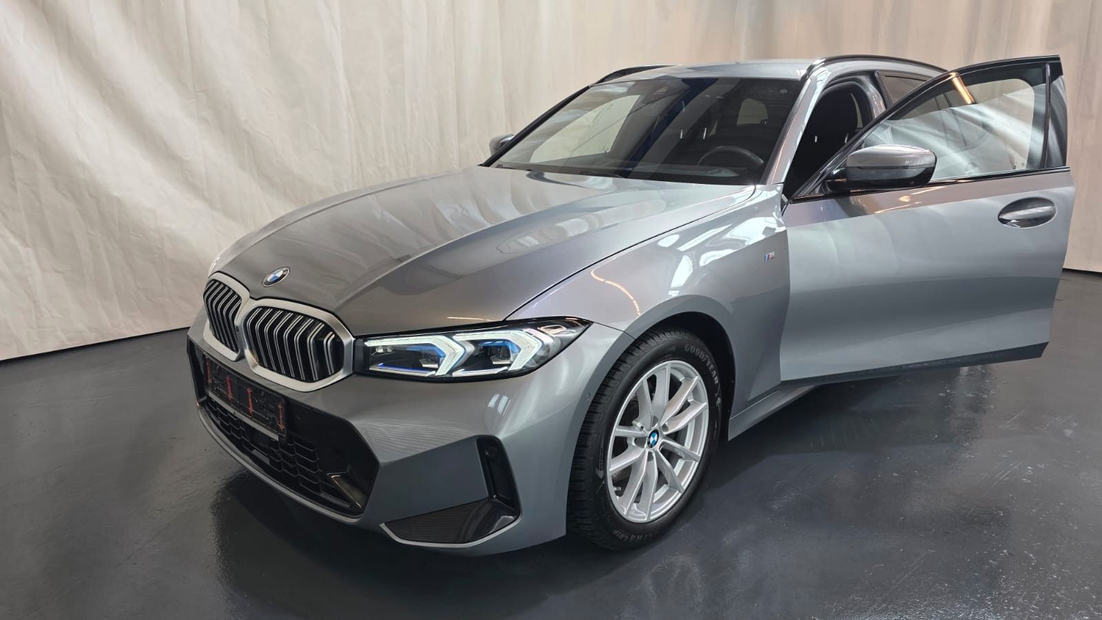 BMW 320 3 Touring 320 d xDrive M Sport Kamera 360