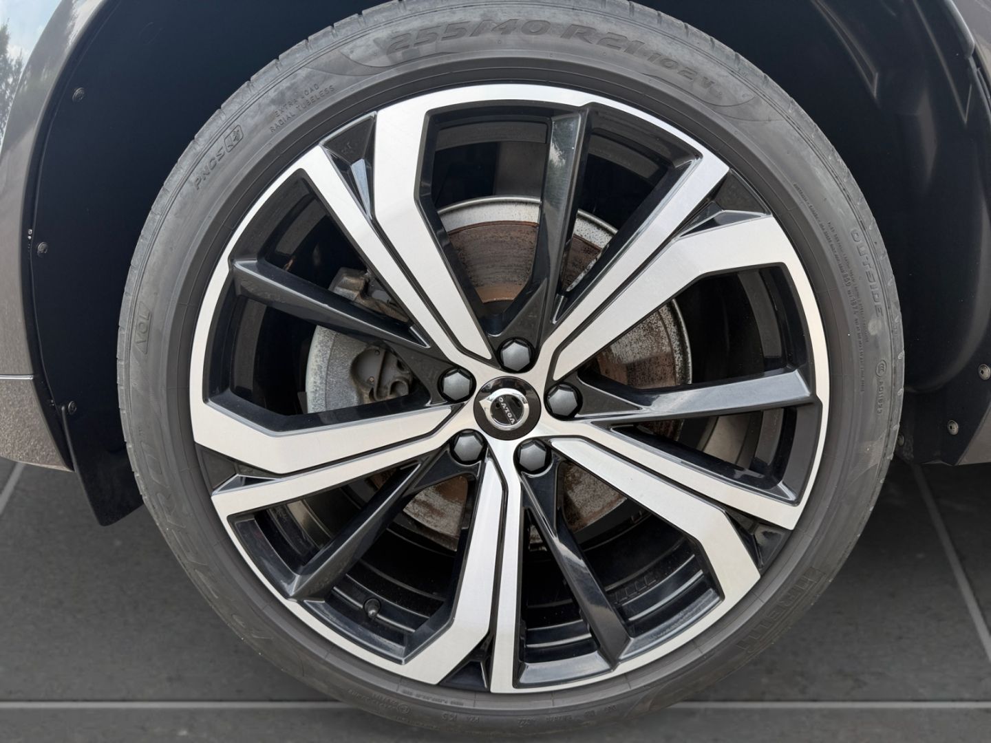 Volvo XC60 Ultimate Dark B5 AWD H&K Luftfederung Stand