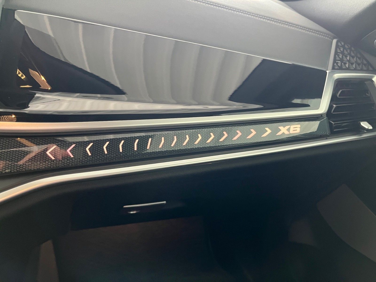 BMW X6 xDrive 40d M SPORT/LED/AHK/PANO-DA/H&K