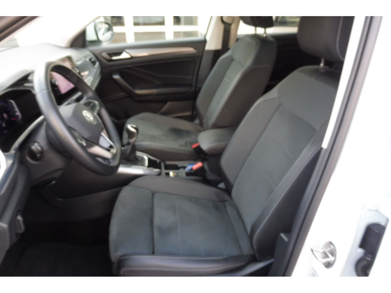 Volkswagen T-ROC Style 1.5 TSI - Samsaru's Car Outlet