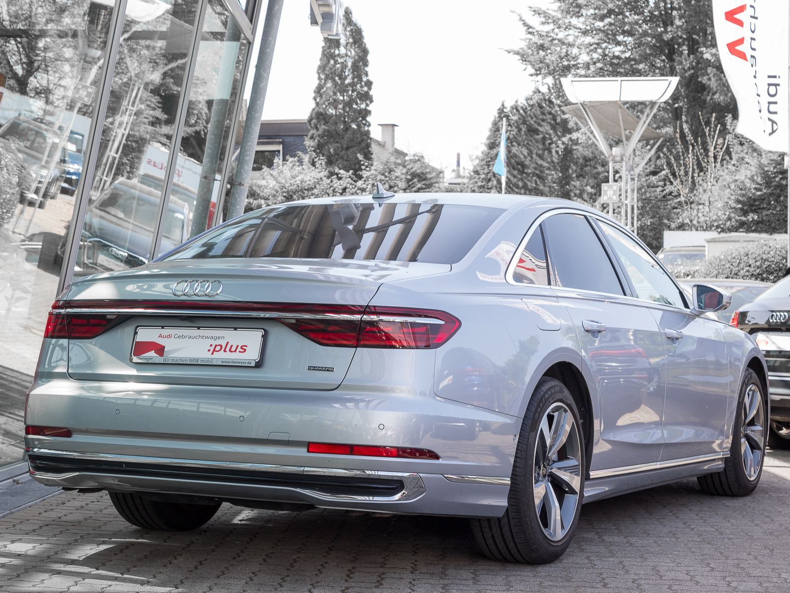 Audi A8 60 TFSIe Q - Samsaru's Car Outlet