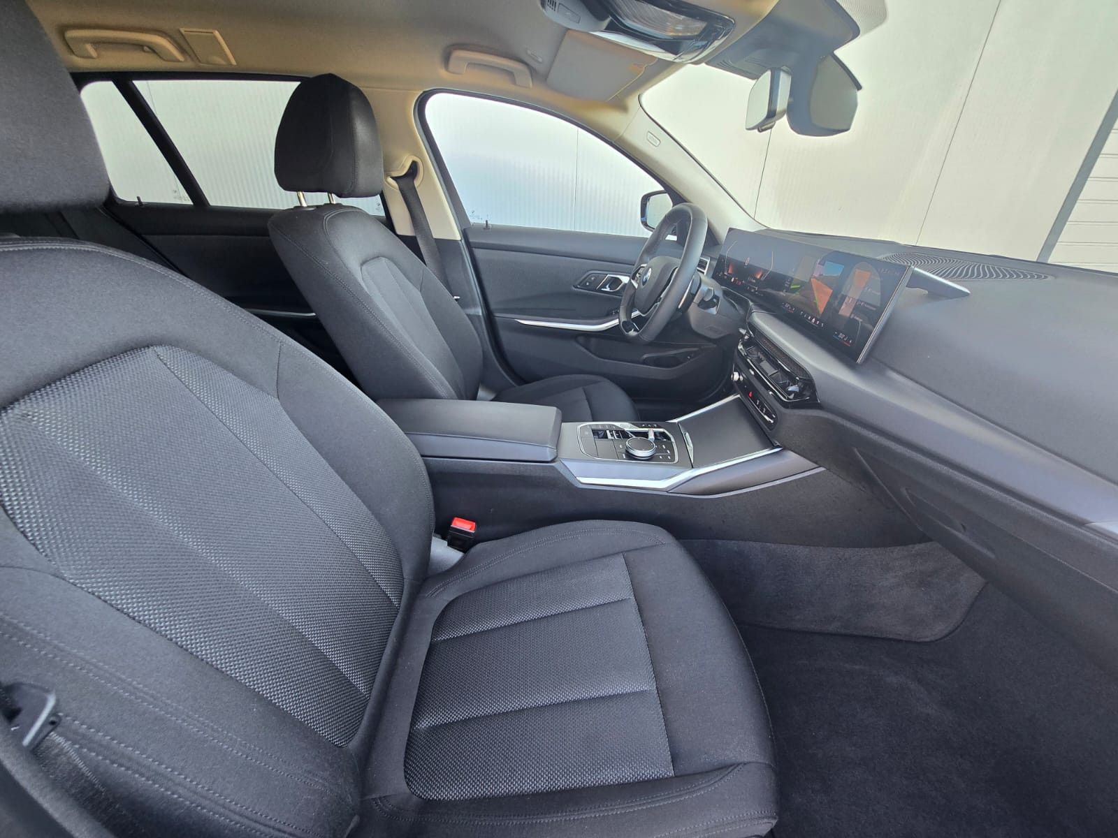 BMW 320d xDrive*Modell2025*NP:71.200EUR*AHK,HUD,360°
