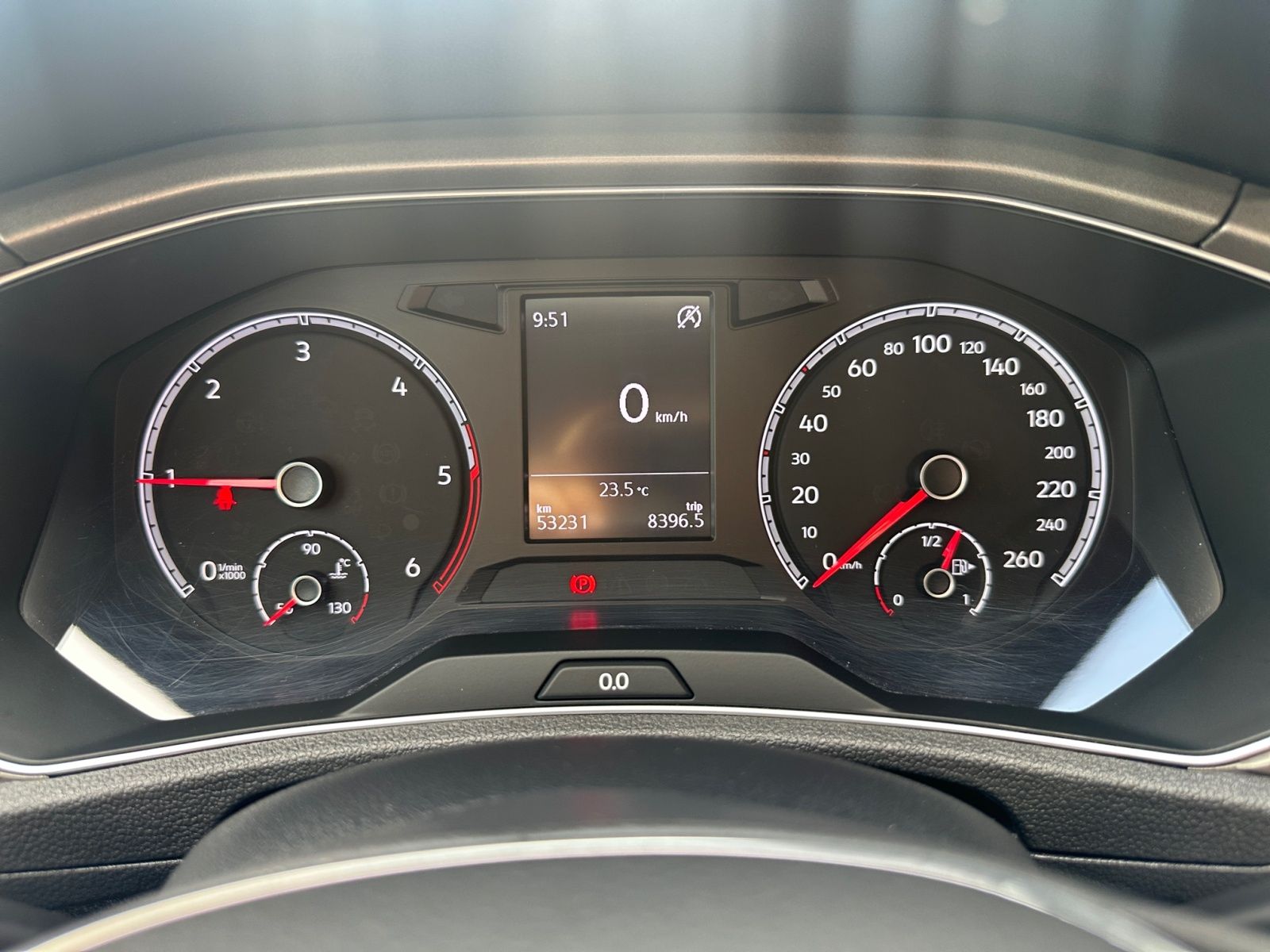 Volkswagen T-Roc 2.0 TDI Style - Samsaru's Car Outlet