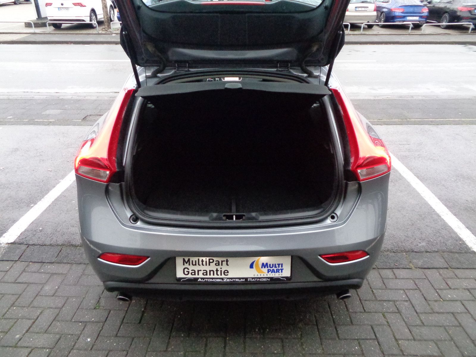 Volvo V40 Black Edition 2.0 D2 Momentum 2.HD*LED*NAVI