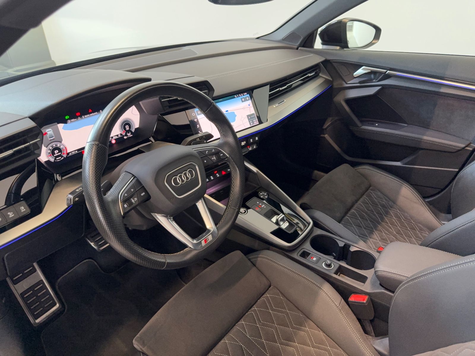 Audi A3 Limousine 35 TFSI S line Pano Kam ACC black