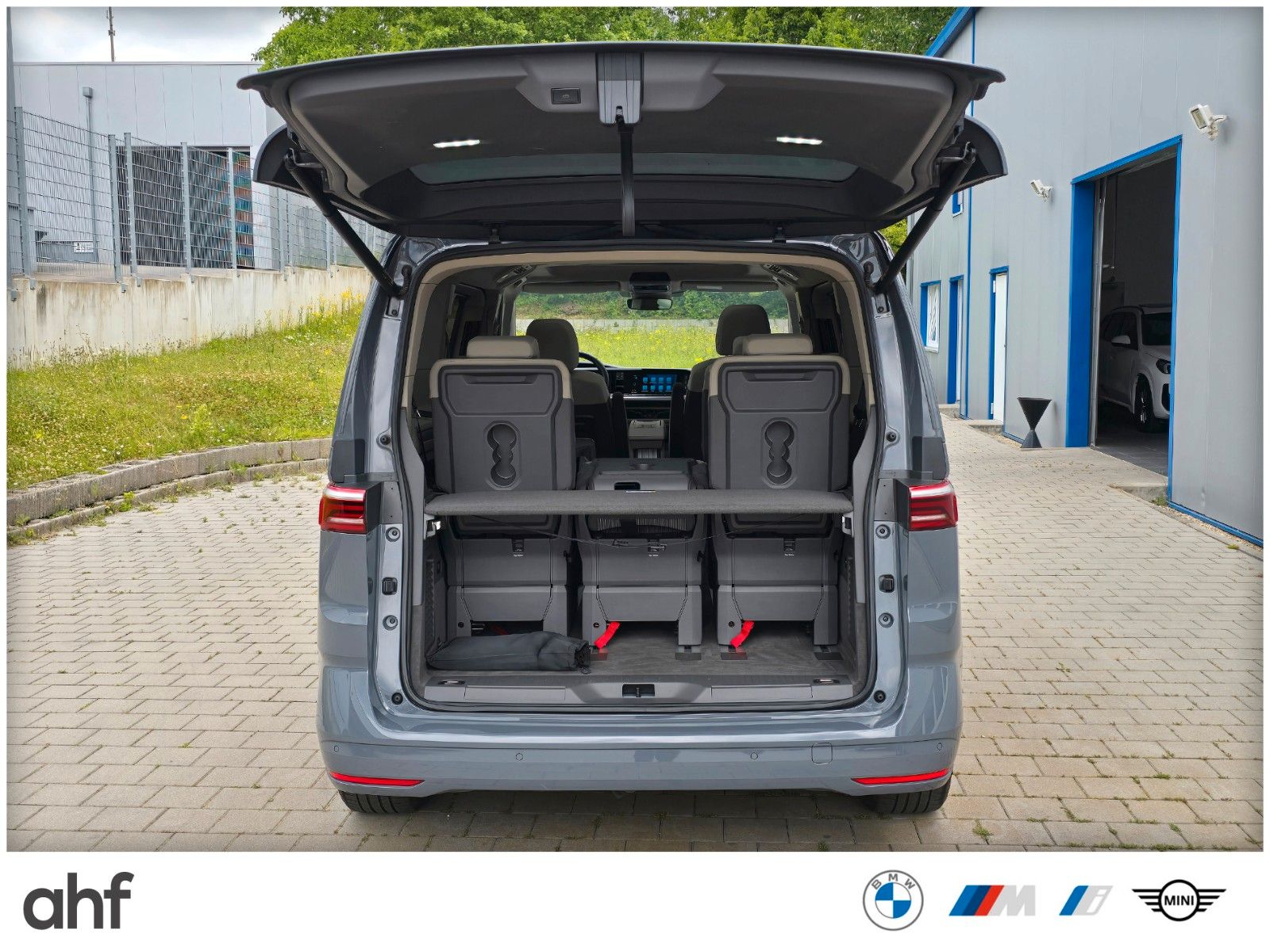 Volkswagen T7 Multivan EDITION - Samsaru's Car Outlet