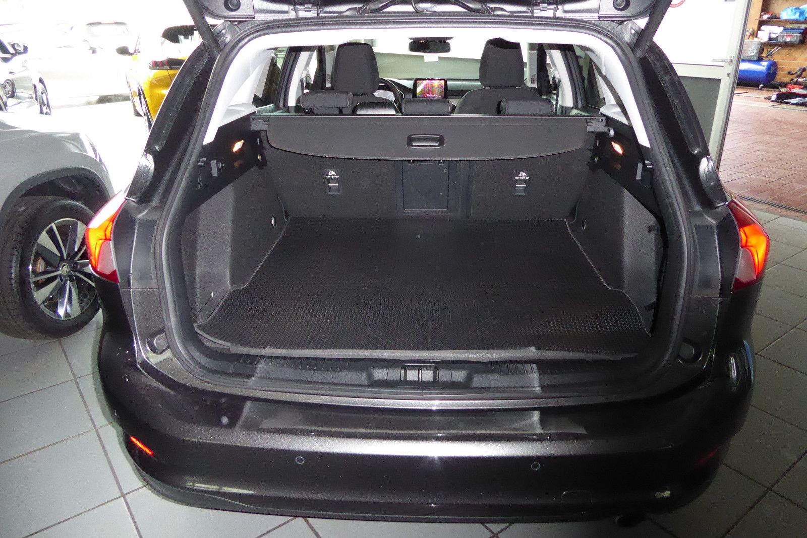 Ford Focus Turnier - Samsaru's Car Outlet