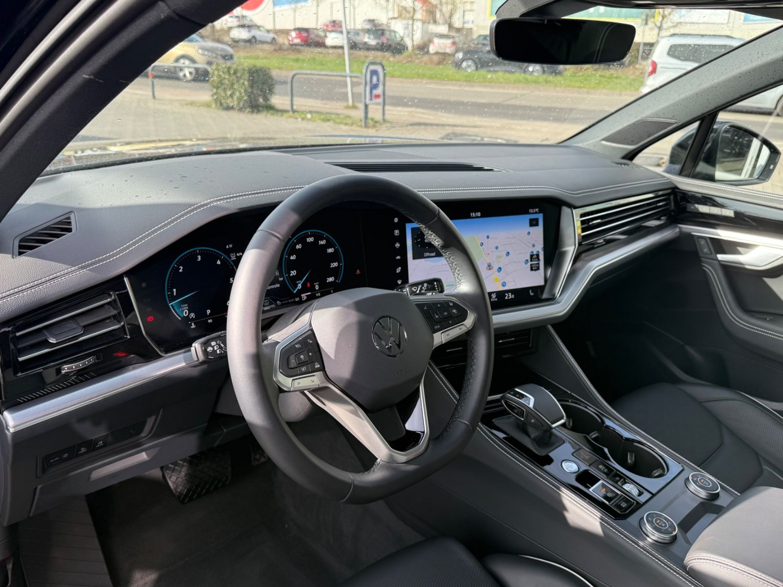 Volkswagen Touareg TDI Luft ACC Stdhzg AHK Pano Allradlenk