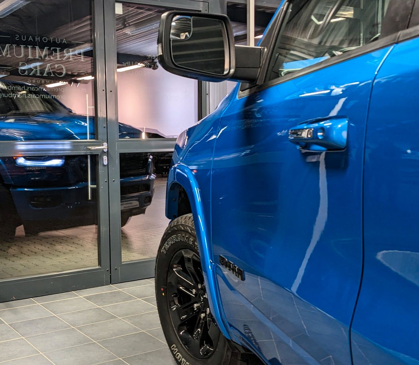 Dodge RAM 1500  Laramie HEMI 5.7L   4x4 Leder/LED