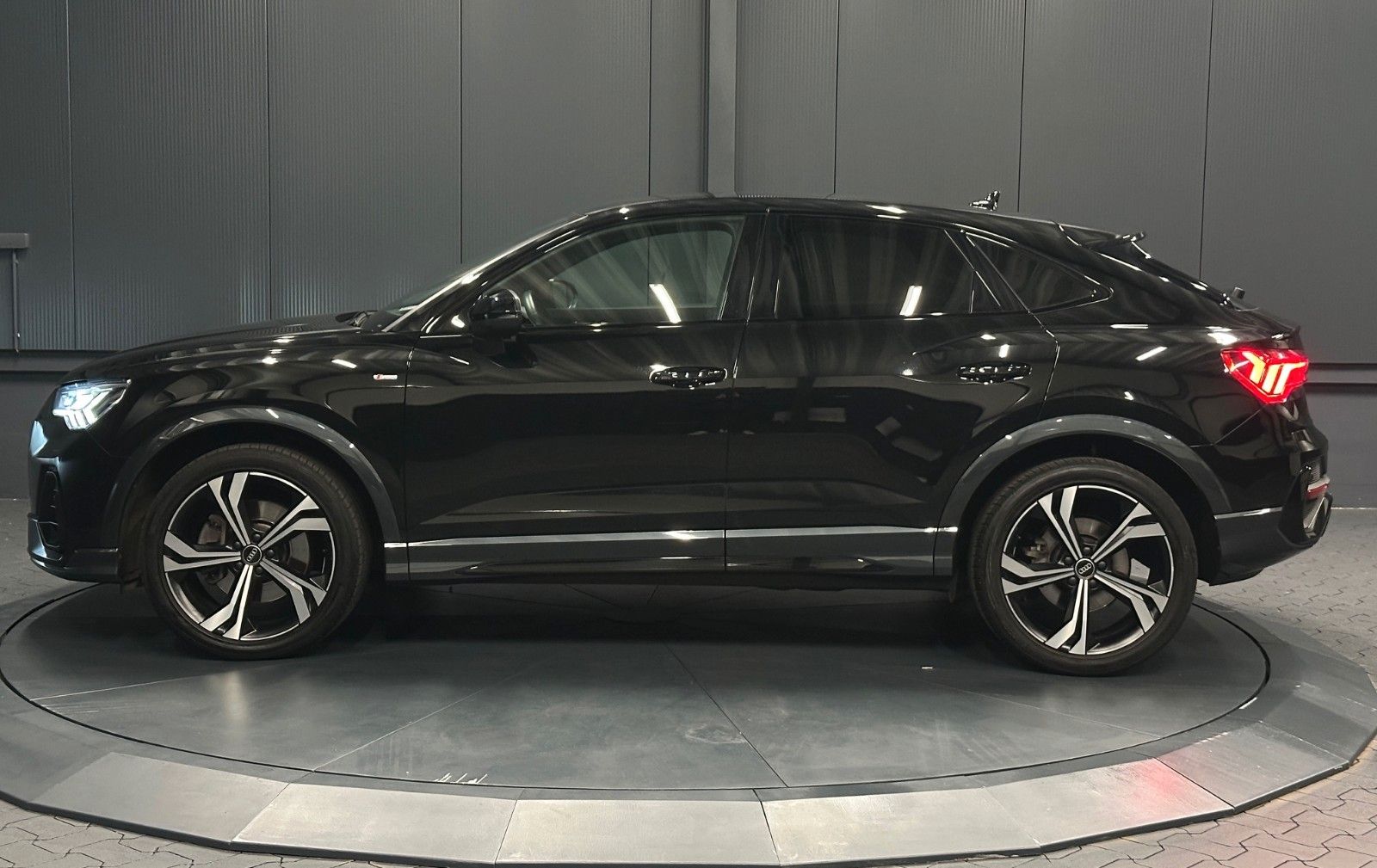 Audi Q3 Sportback 45 TFSI quattro S-Line*20Zoll*Optik
