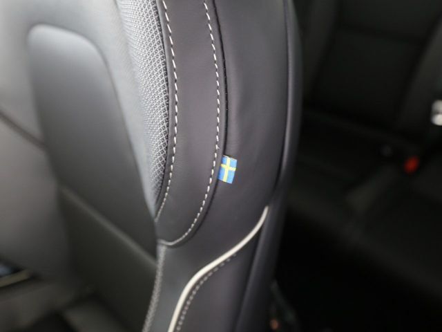 Volvo XC60 T6 AWD Plus Black Edit. 360Kam AHK