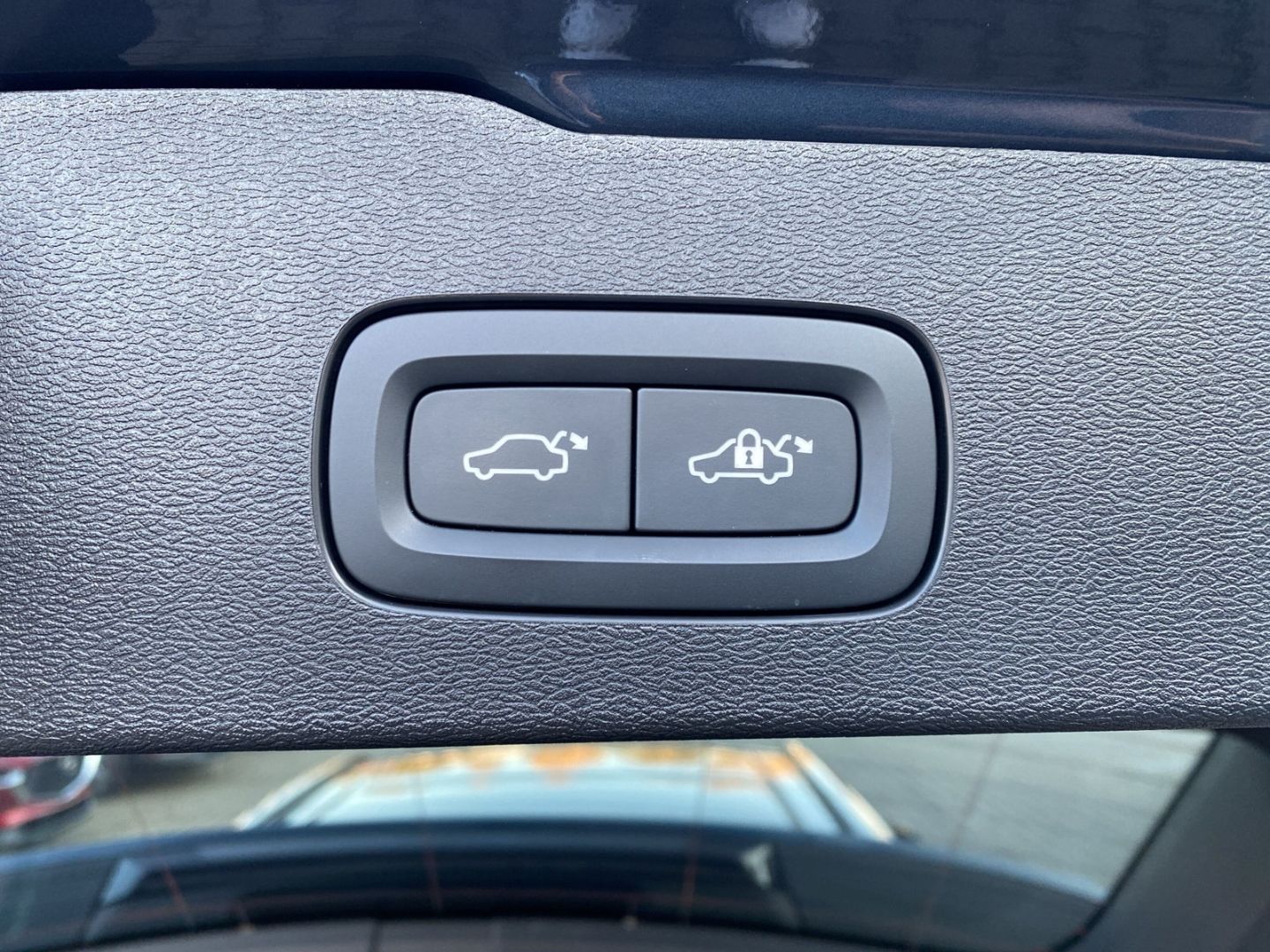 Volvo V60 T6 AWD Ultra Dark Recharge B&W HUD Pano-Dach